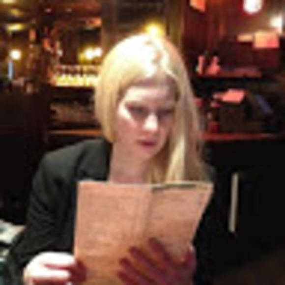 Meet your Posher, Naomi - Picture 1 of 1